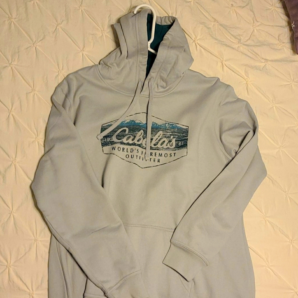 XL cabelas sweatshirt